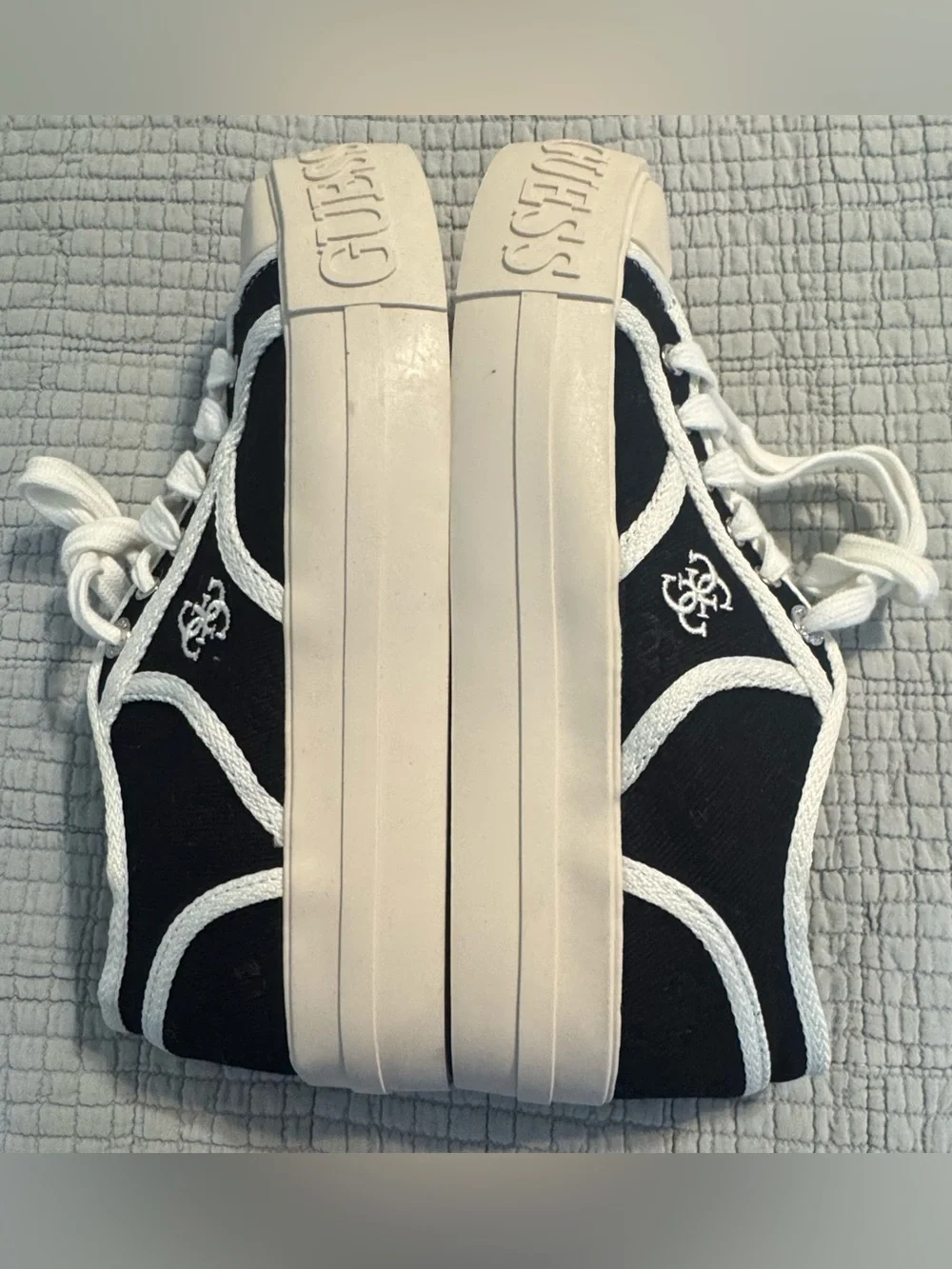 GUESS Women's Issah Branded Platform Lace-Up Sneakers NWOT